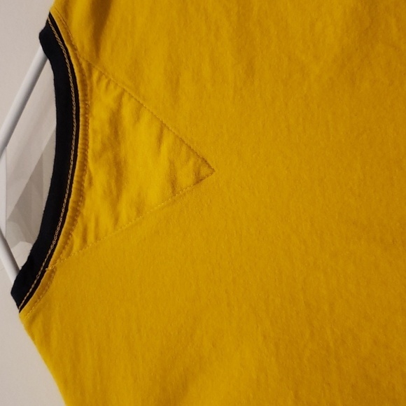 TOMMY Hilfiger T-Shirt Yellow White Strip Across Men's Size Small - Picture 8 of 13